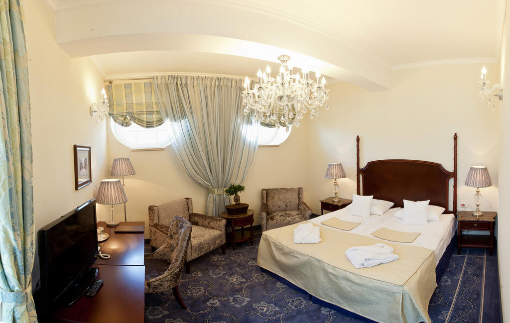 Hotel Willa Hueta 키엘체 객실 사진