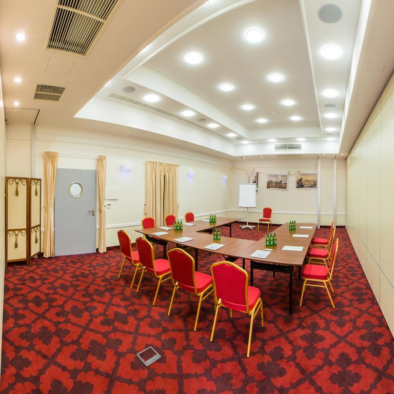Hotel Willa Hueta 키엘체 외부 사진